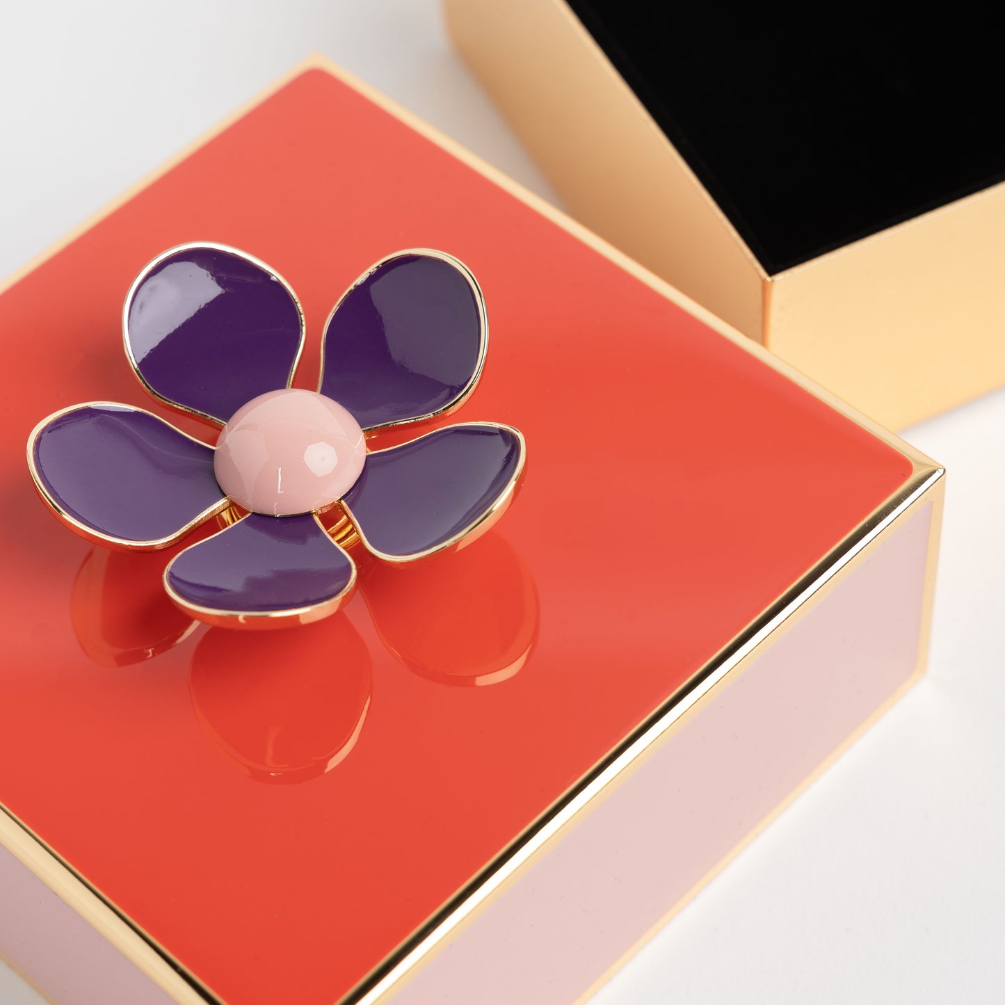 Novadima- Make it Pop Floral Jewelry Box by Kate Spade - Red and Pink