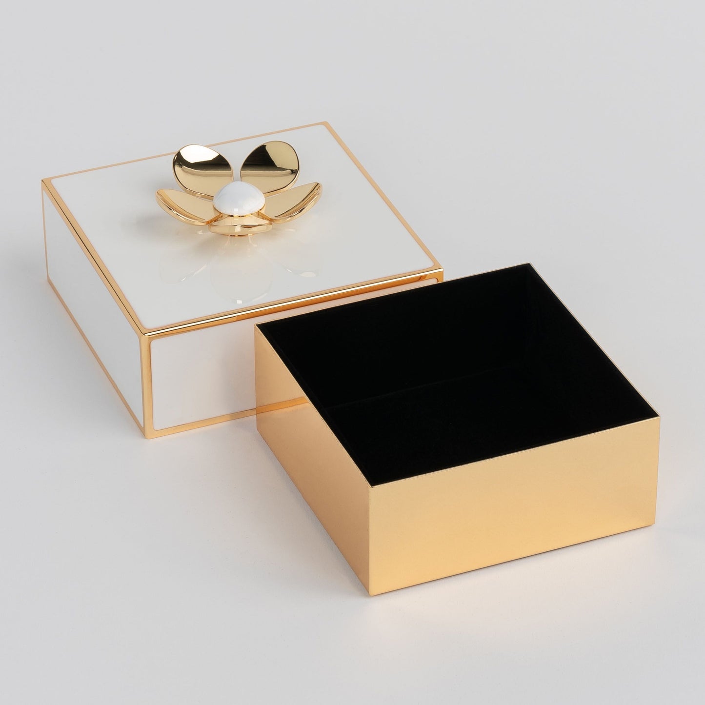 Novadima- Make it Pop Floral Jewelry Box by Kate Spade - White and Gold